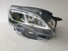 Laden Sie das Bild in den Galerie-Viewer, Frontscheinwerfer Peugeot Expert Traveller 9808235780 Rechts Headlight