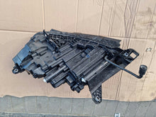 Laden Sie das Bild in den Galerie-Viewer, Frontscheinwerfer Skoda Enyaq 5LB941016A Rechts Scheinwerfer Headlight