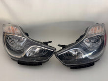 Laden Sie das Bild in den Galerie-Viewer, Frontscheinwerfer Hyundai Ix20 921011KXXX Ein Stück (Rechts oder Links) SCH7307303937uq