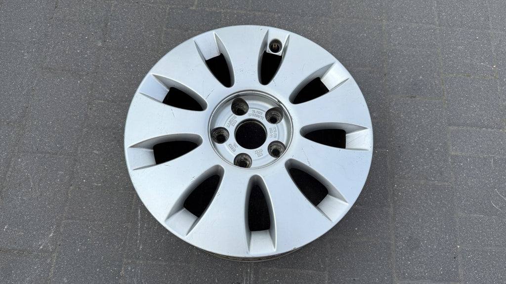 1x Alufelge 16 Zoll 6.5" 5x112 50ET Glanz Silber 8P0601025AA Audi Rim Wheel FEL4153837028xb