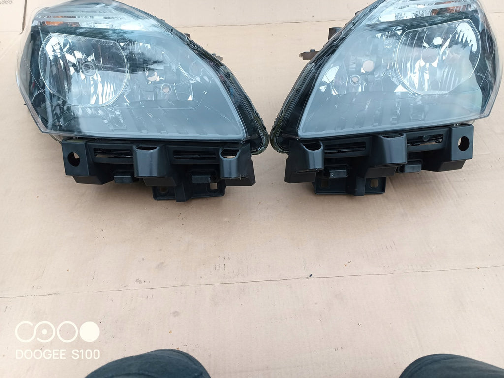 Frontscheinwerfer Renault Scenic 89902926 Ein Satz Scheinwerfer Headlight