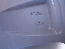 Laden Sie das Bild in den Galerie-Viewer, 1x Alufelge 17 Zoll 7.0&quot; 5x108 55ET Glanz Silber 7M2J1007-AA Ford Galaxy