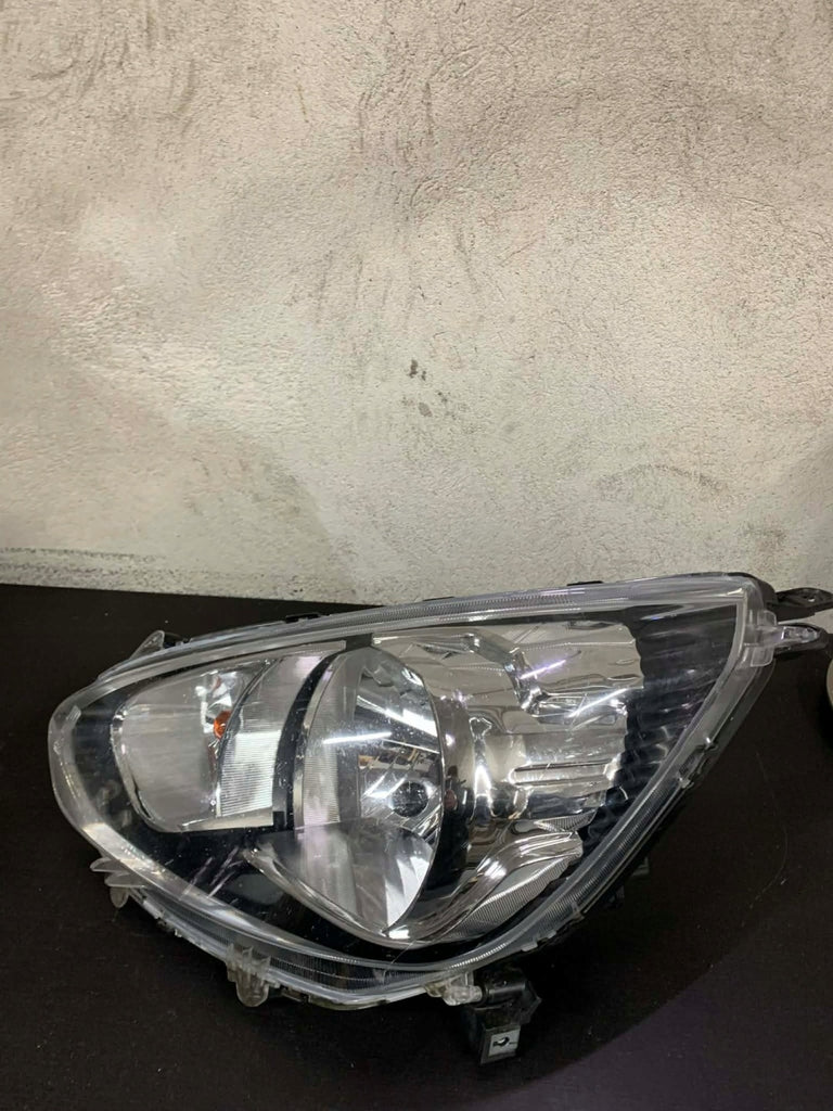 Frontscheinwerfer Mitsubishi Space W Star 8301C193 Links Scheinwerfer Headlight SCH3913783776qu