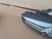 Load image into Gallery viewer, Frontscheinwerfer BMW 5 G31 G30 5A388C7-02 Links Scheinwerfer Headlight SCH2070033572av