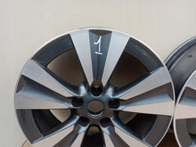 Load image into Gallery viewer, 1x Alufelge 17 Zoll 6.5&quot; 5x114.3 45ET 40300-BR07 Nissan Rim Wheel