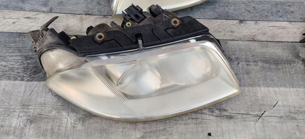 Frontscheinwerfer VW Passat Ein Satz Scheinwerfer Headlight SCH5634301148ss