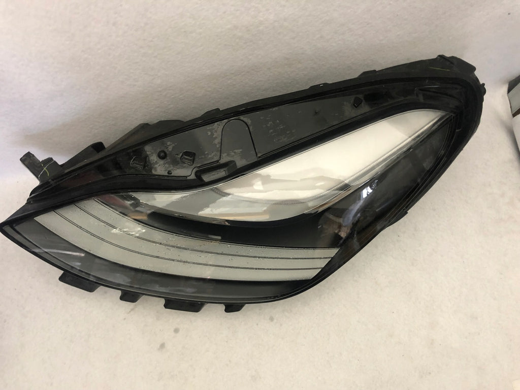Frontscheinwerfer Tesla Model 3 1514952-00-D CJW23039201449 Full LED Links