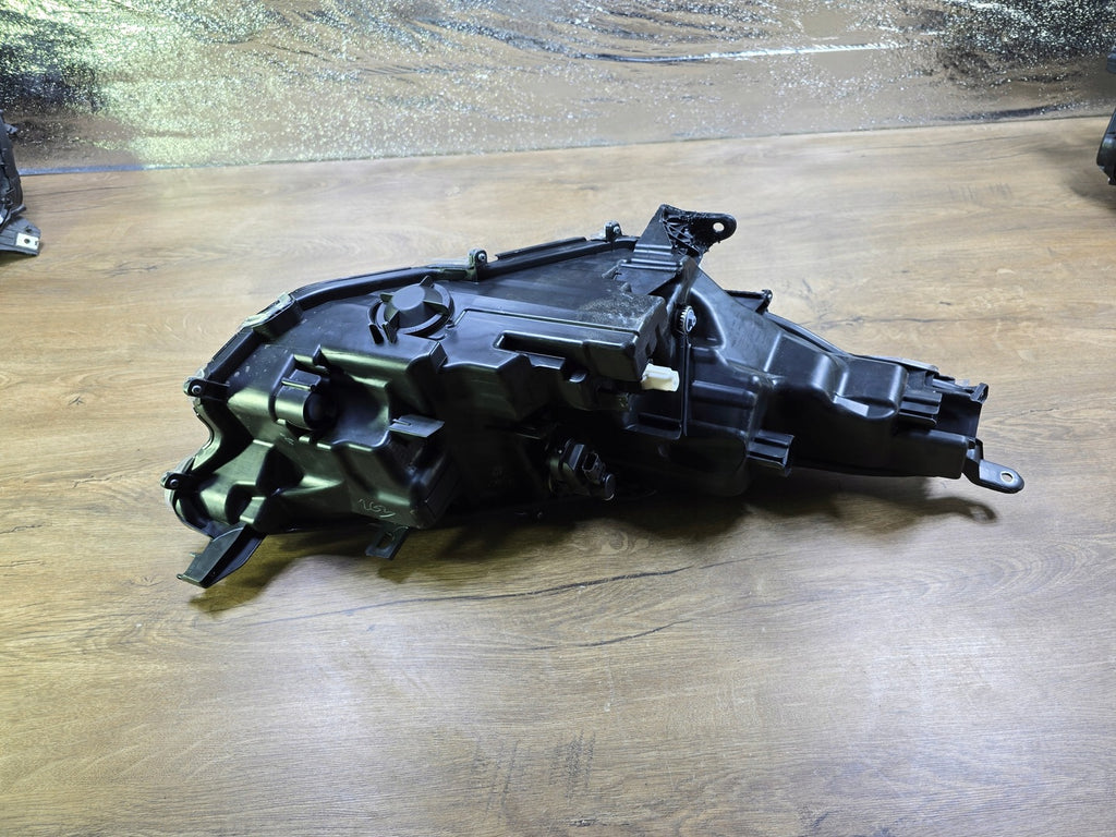 Frontscheinwerfer Toyota IV Yaris EUK0-8 LED Links Scheinwerfer Headlight SCH8147744946jn