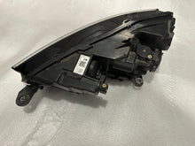 Laden Sie das Bild in den Galerie-Viewer, Frontscheinwerfer Skoda Scala 657941016 LED Rechts Scheinwerfer Headlight SCH3348187411lg