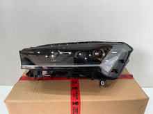 Laden Sie das Bild in den Galerie-Viewer, Frontscheinwerfer Skoda Enyaq 5LB941015H Full LED Links Scheinwerfer Headlight