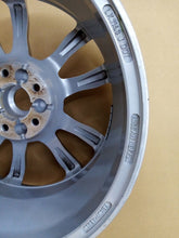 Load image into Gallery viewer, 1x Alufelge 17 Zoll 7.0&quot; 5x114.3 40ET KB409-4E260 Nissan Rim Wheel