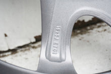 Laden Sie das Bild in den Galerie-Viewer, 1x Alufelge 16 Zoll 6.0&quot; 4x100 51ET HL4841 Toyota Yaris Rim Wheel