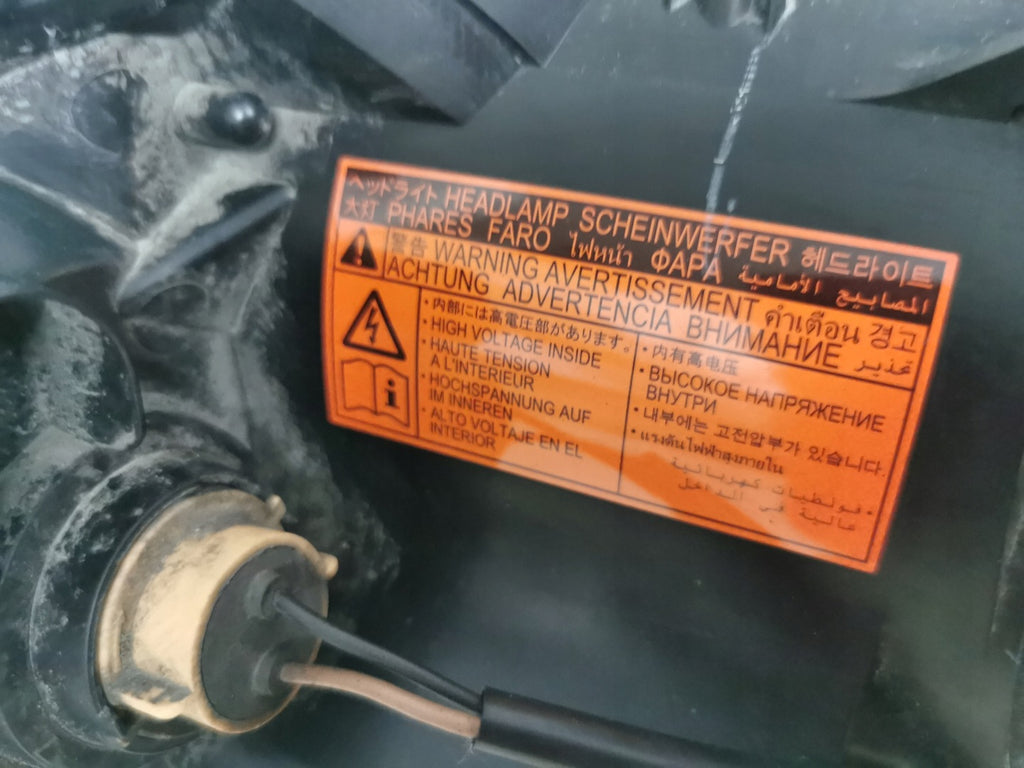 Frontscheinwerfer Mitsubishi Outlander II Xenon Ein Stück (Rechts oder Links)