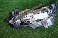 Laden Sie das Bild in den Galerie-Viewer, Frontscheinwerfer Mazda 3 BHR151040 Ein Stück (Rechts oder Links) Headlight SCH3151202291fj