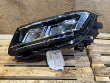 Laden Sie das Bild in den Galerie-Viewer, Frontscheinwerfer VW Tiguan 5NB941035D Links Scheinwerfer Headlight