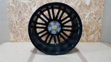 Laden Sie das Bild in den Galerie-Viewer, 1x Alufelge 18 Zoll 8.5&quot; 5x112 52ET Mercedes-Benz W206 Rim Wheel