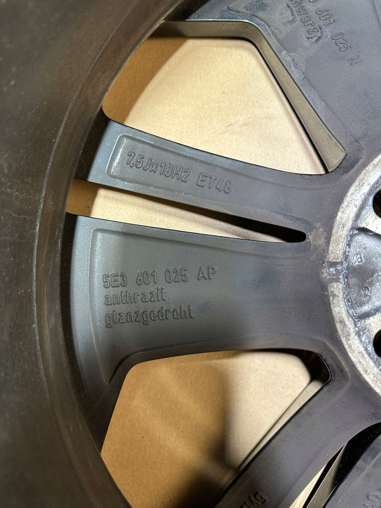 1x Alufelge 18 Zoll 7.5" 5x112 48ET 5E30601025AP Skoda Octavia 5e3 Rim Wheel