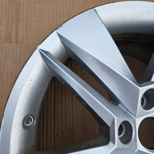 Laden Sie das Bild in den Galerie-Viewer, 1x Alufelge 17 Zoll 6.5" 5x112 41ET Glanz Schwarz 3V0601025BH Skoda Superb I FEL1636876533zl