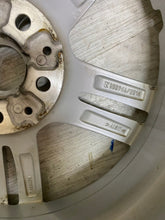 Laden Sie das Bild in den Galerie-Viewer, 1x Alufelge 17 Zoll 8.0" 5x120 54ET Glanz Silber 7848601 BMW E83 E90 F26 F25 FEL3832985087mc