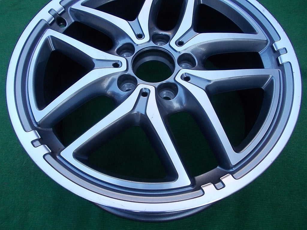 1x Alufelge 17 Zoll 7.5" 5x112 52ET Glanz A2464011502 Mercedes-Benz W176