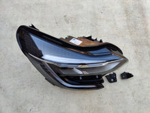 Laden Sie das Bild in den Galerie-Viewer, Frontscheinwerfer Renault Captur 260104525R 013930-32 LED Rechts Headlight