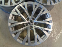 Load image into Gallery viewer, 4x Alufelge 18 Zoll 8.0" 5x112 25ET Glanz Silber 760601025H VW Touareg Rim Wheel FEL5146778356tk