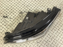 Laden Sie das Bild in den Galerie-Viewer, Frontscheinwerfer VW Golf VIII 5H1941005B Links Scheinwerfer Headlight SCH1445999634rs