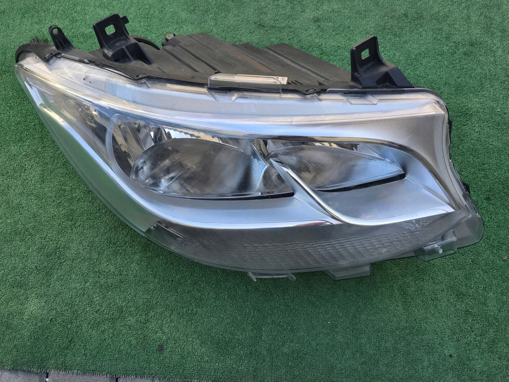 Frontscheinwerfer Mercedes-Benz Sprinter A9109060100 Rechts Headlight