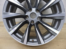 Load image into Gallery viewer, 1x Alufelge 19 Zoll 7.0&quot; 5x114.3 40ET Glanz Graphit 8201539754 Mg 1 Kadjar