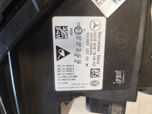 Laden Sie das Bild in den Galerie-Viewer, Frontscheinwerfer Mercedes-Benz A2059067905 LED Ein Stück (Rechts oder Links) SCH5469305286pe