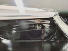 Load image into Gallery viewer, Frontscheinwerfer Mazda Cx3 Cx 3 B10E-51040 LED Ein Satz Scheinwerfer Headlight