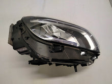 Laden Sie das Bild in den Galerie-Viewer, Frontscheinwerfer Mercedes-Benz W247 A2479063200 Full LED Rechts Headlight SCH9468066398vn