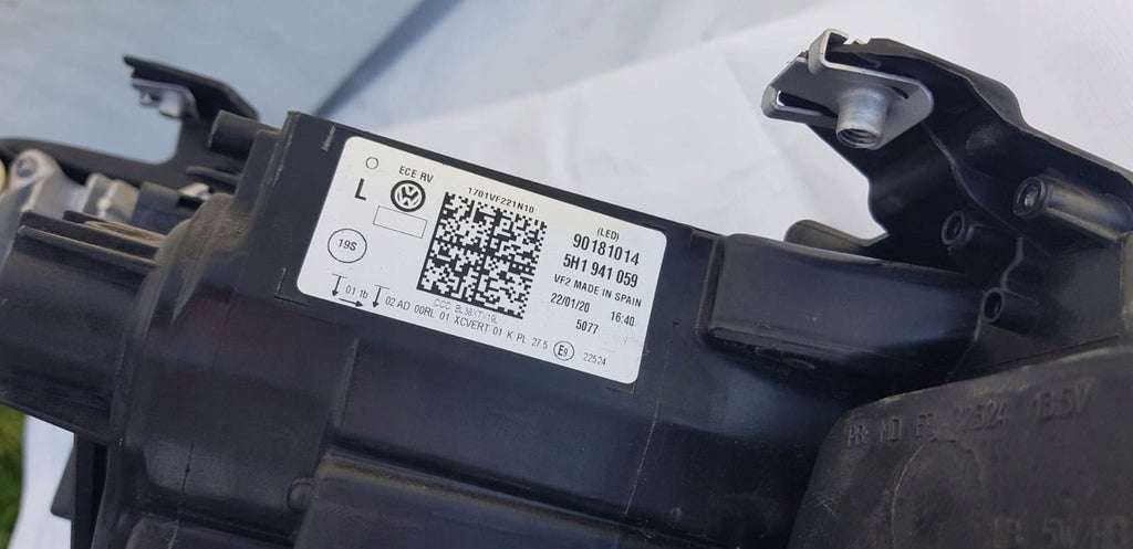 Frontscheinwerfer VW Golf VIII 5H1941059 Full LED Links Scheinwerfer Headlight SCH9722534308tz