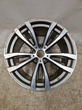 Load image into Gallery viewer, 1x Alufelge 20 Zoll 11.0" 5x120 37ET 7846791 BMW F15 F16 Rim Wheel FEL3025581752lo