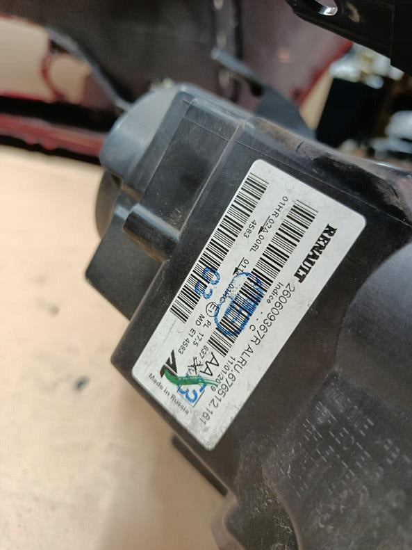 Frontscheinwerfer Dacia Duster 260609367R Links Scheinwerfer Headlight