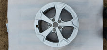 Load image into Gallery viewer, 1x Alufelge 17 Zoll 6.5&quot; 5x112 38ET 8U0801025E Audi Q3 Rim Wheel