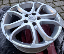 Load image into Gallery viewer, 1x Alufelge 17 Zoll 7.0" 5x114.3 47ET Silber WI147017 Hyundai I Rim Wheel FEL2750783755wh
