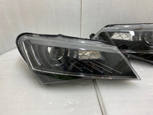 Laden Sie das Bild in den Galerie-Viewer, Frontscheinwerfer Skoda Superb III 3V1941015A 3V1941016A Rechts oder Links