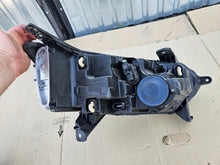 Load image into Gallery viewer, Frontscheinwerfer Dacia Sandero III Logan Jogger 260602561 LED Rechts oder Links