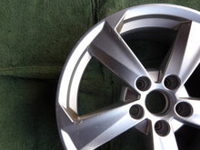 Laden Sie das Bild in den Galerie-Viewer, 1x Alufelge 17 Zoll 7.0" 5x112 45ET Glanz Silber 81A601025B Audi Q2 Rim Wheel FEL5448304345po
