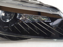 Laden Sie das Bild in den Galerie-Viewer, Frontscheinwerfer Skoda Superb III 3V1941016B Xenon Rechts Headlight