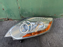 Laden Sie das Bild in den Galerie-Viewer, Frontscheinwerfer Ford Kuga BV4113D155AA 1EL00969645 Links Headlight SCH3966377230rb