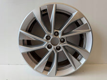 Laden Sie das Bild in den Galerie-Viewer, 1x Alufelge 17 Zoll 5x100 657601025AK Skoda Scala Kamiq Rim Wheel FEL3506068757nz