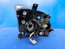 Laden Sie das Bild in den Galerie-Viewer, Frontscheinwerfer Toyota Avensis Xenon Links Scheinwerfer Headlight SCH3427765185he