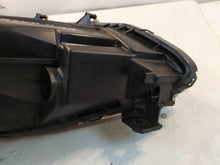 Laden Sie das Bild in den Galerie-Viewer, Frontscheinwerfer Mazda D65151030 Rechts Scheinwerfer Headlight
