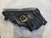 Load image into Gallery viewer, Frontscheinwerfer Skoda Superb III 3V1941015B Links Scheinwerfer Headlight SCH5480397016xp
