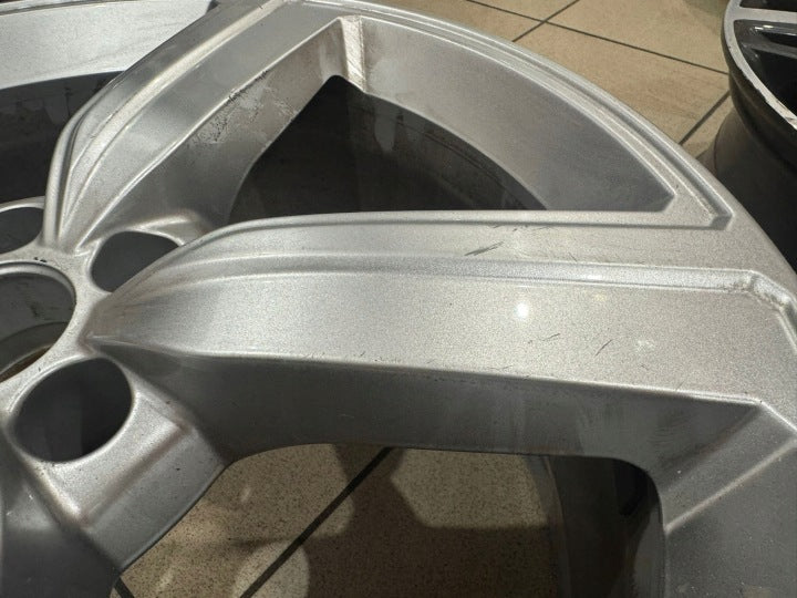 1x Alufelge 20 Zoll 9.0" 5x112 38ET Glanz Silber 4KE601025S Audi E-Tron FEL7412891064ny
