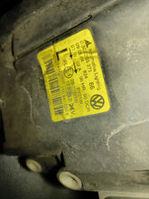 Laden Sie das Bild in den Galerie-Viewer, Frontscheinwerfer VW Touran 1T0941031F Xenon Ein Stück (Rechts oder Links)