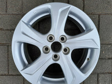 Load image into Gallery viewer, 1x Alufelge 15 Zoll 6.0&quot; 5x100 45ET Glanz PW4570D002 Toyota Rim Wheel