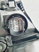 Laden Sie das Bild in den Galerie-Viewer, Frontscheinwerfer Hyundai I30 III 92102-G4600 LED Rechts Scheinwerfer Headlight